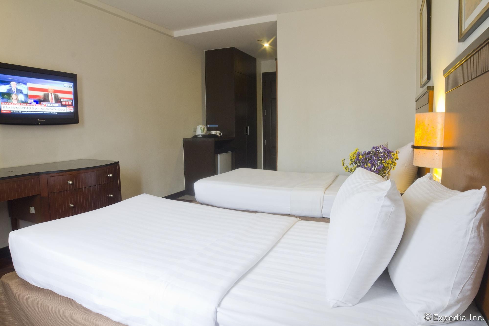 Fersal Hotel Neptune Makati Makati City Exterior foto