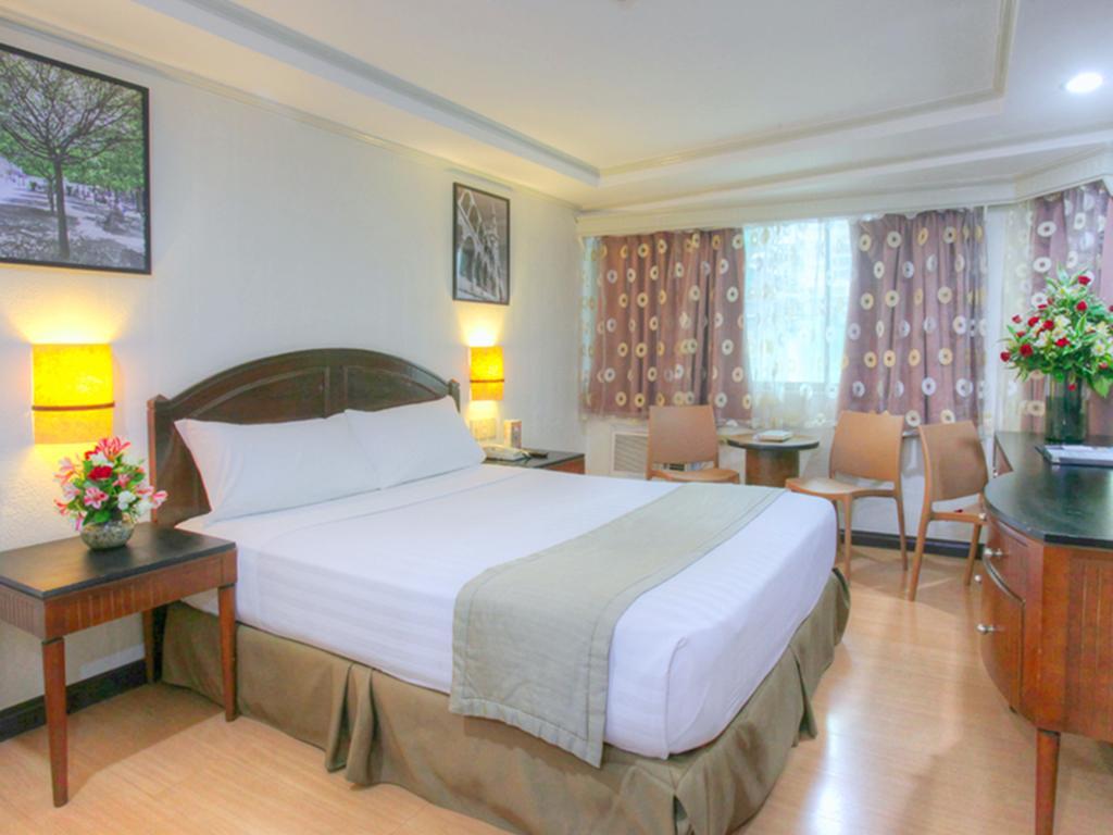 Fersal Hotel Neptune Makati Makati City Exterior foto