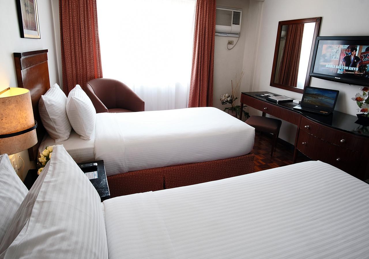 Fersal Hotel Neptune Makati Makati City Exterior foto